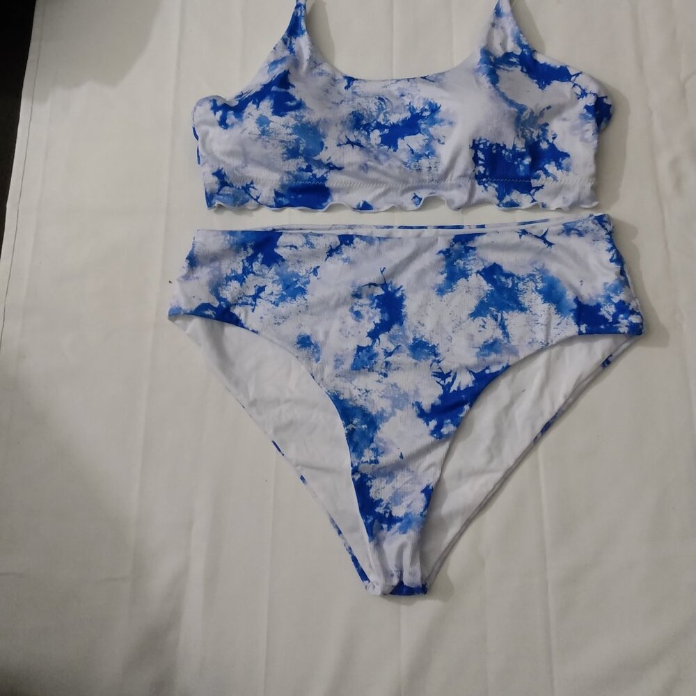 Women's size 4XL Blue and White Tie-Dye Bikini Set
